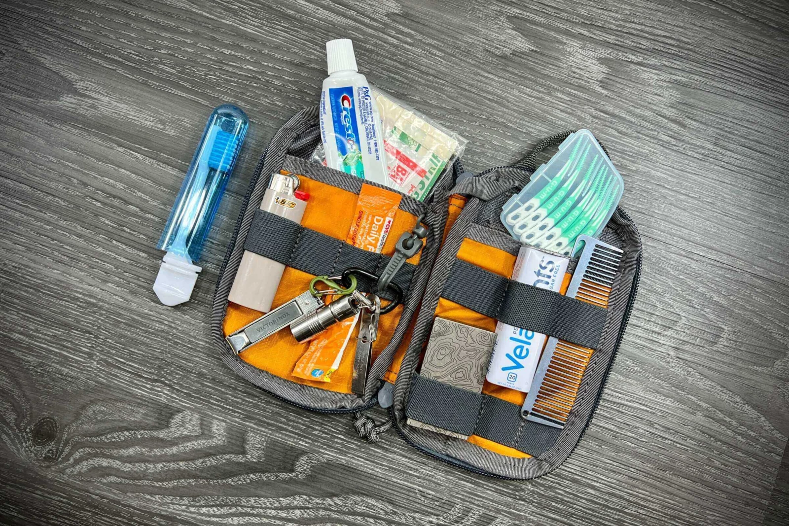 A small everyday hygiene kit for work & school.