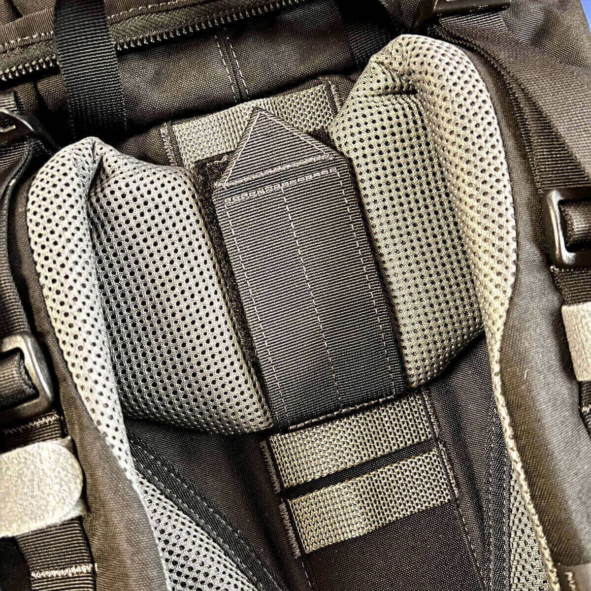 Large outdoor backpack suspension for heavy loads