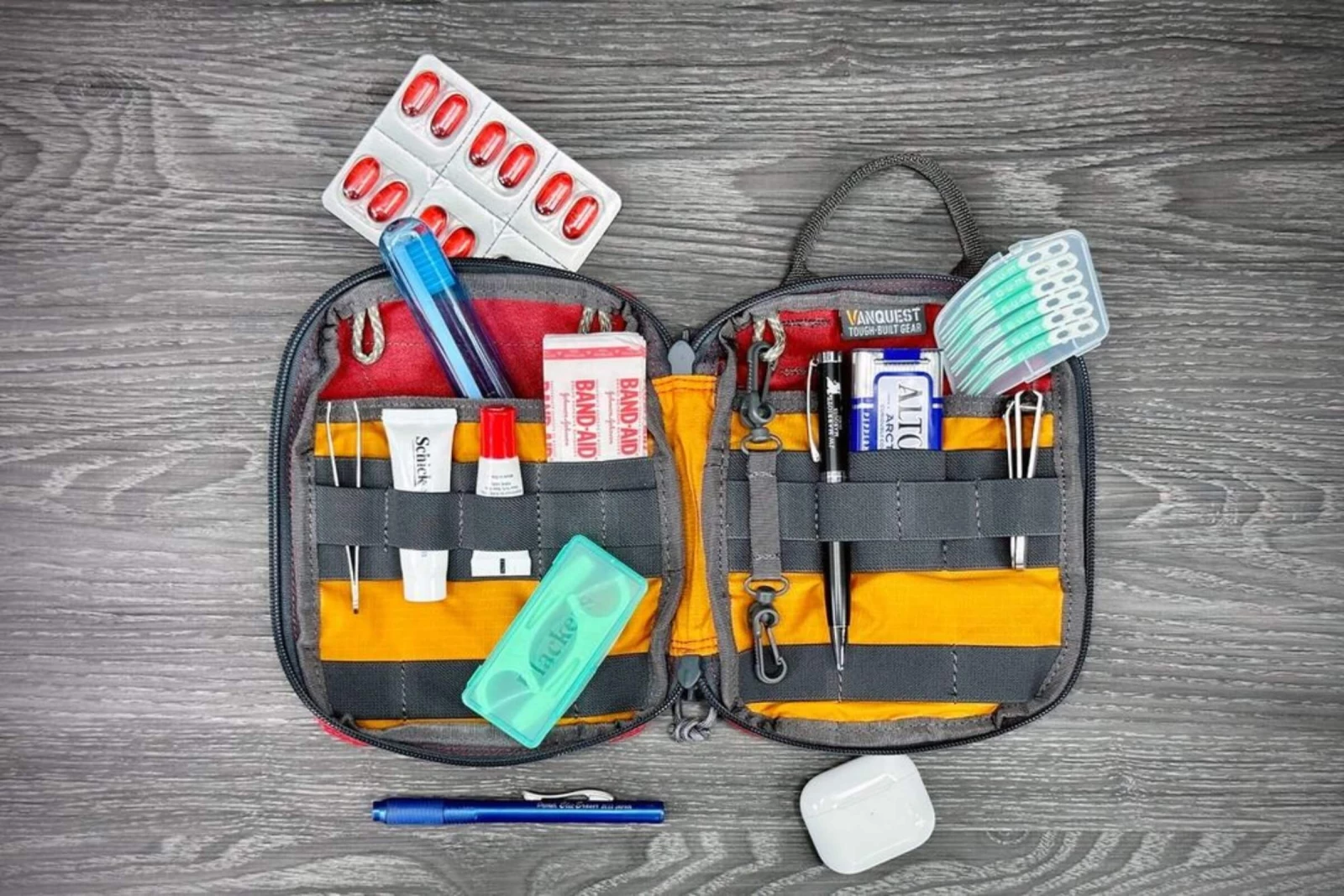 Simple everyday carry medical kits for minor injuries.
